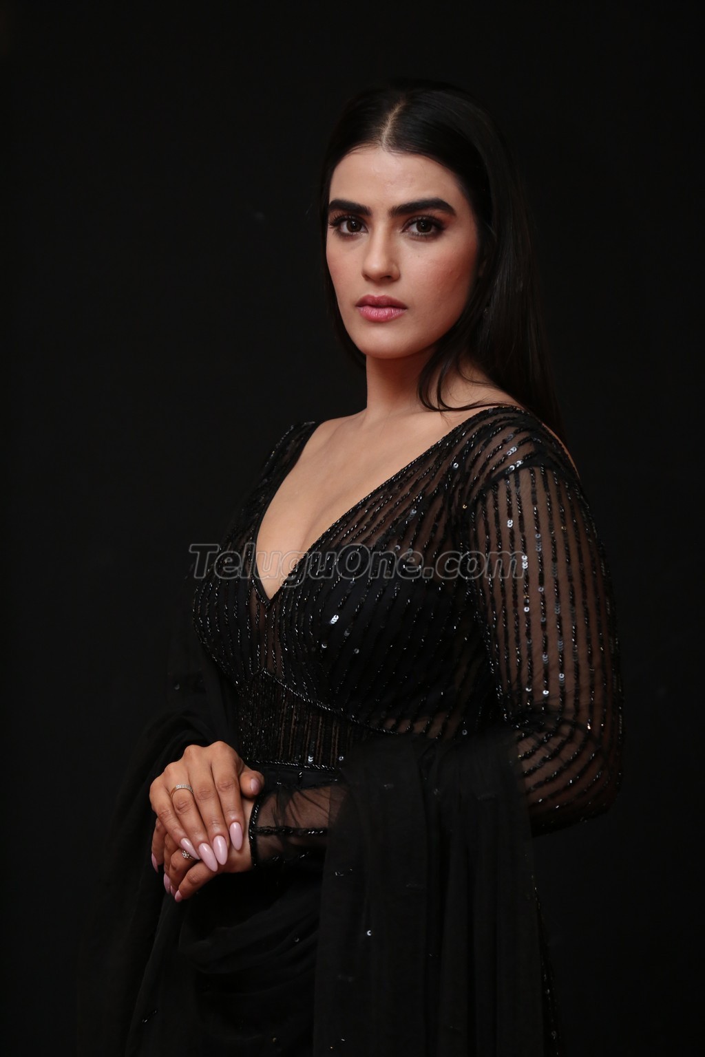 Kavya Thapar Latest Photos